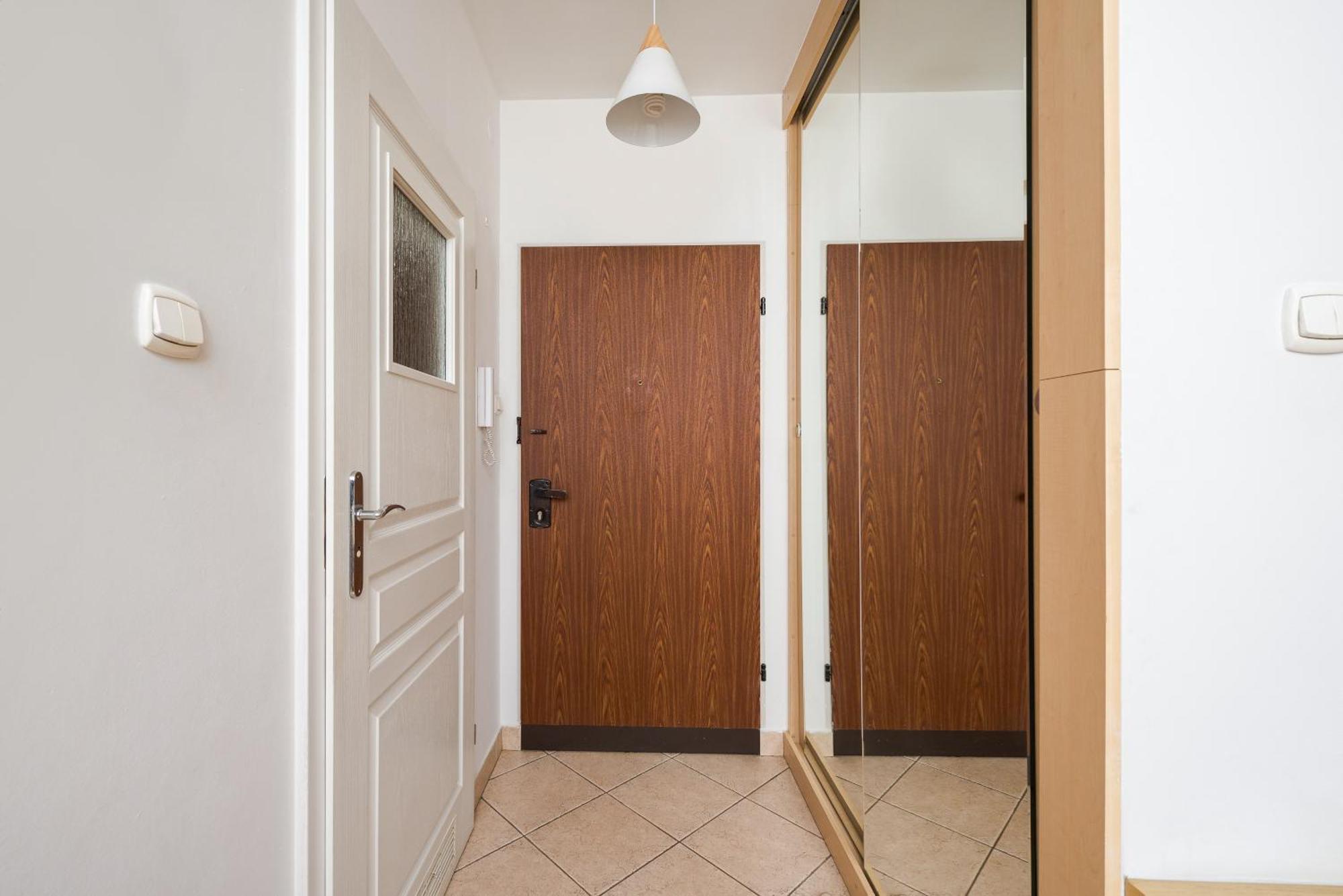 ורשה Metro Mlynow Pleasant Apartament מראה חיצוני תמונה